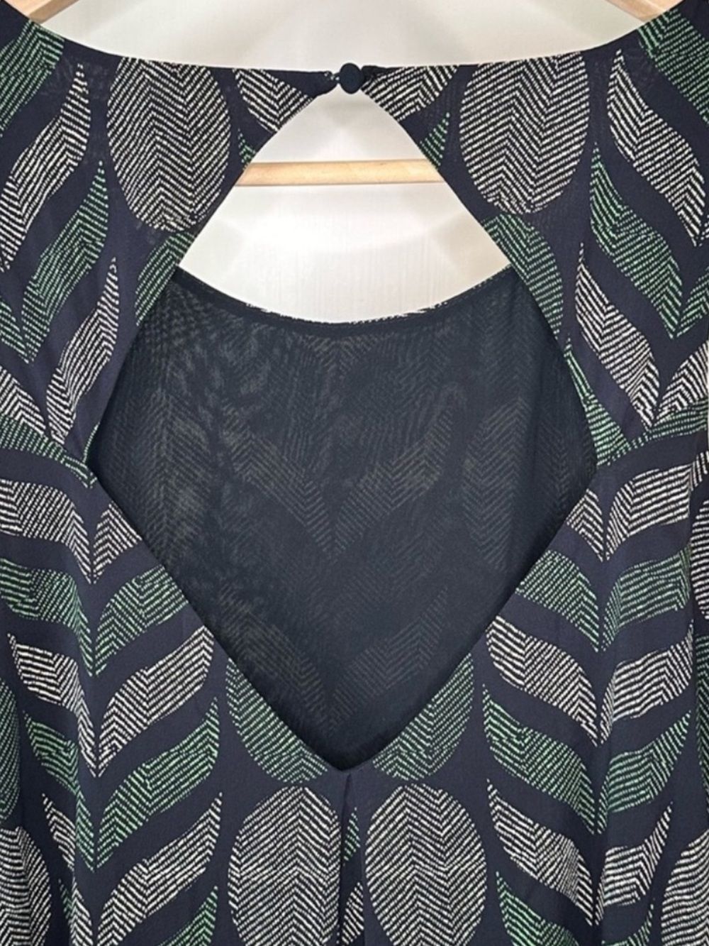 Alice + Olivia Silk Abstract Leaf Print Shift Dress Small - Picture 4 of 10